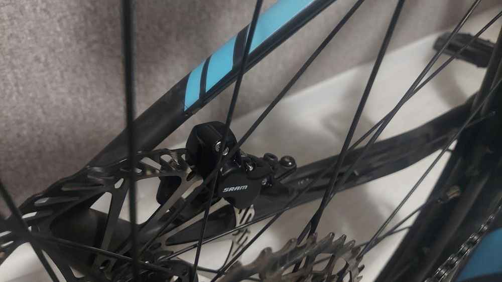 Mondraker Foxy Carbon R 2023 29 Enduro карбоновый двухподвес велосипед