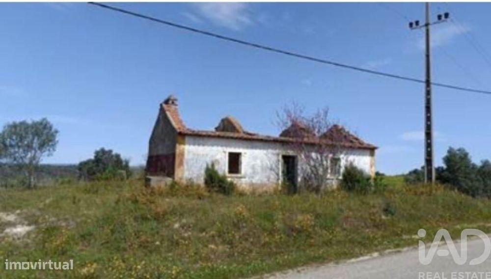 Casa / Villa em São Vicente do Paul e Vale de Figueira de 66 m2