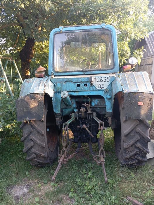 Продам МТЗ 82 в непогані якості (мінуси почало підспускати колесо, і салон в погані якості)