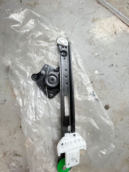 Mechanizm podnoszenua tylbej szyby ford focus mk1