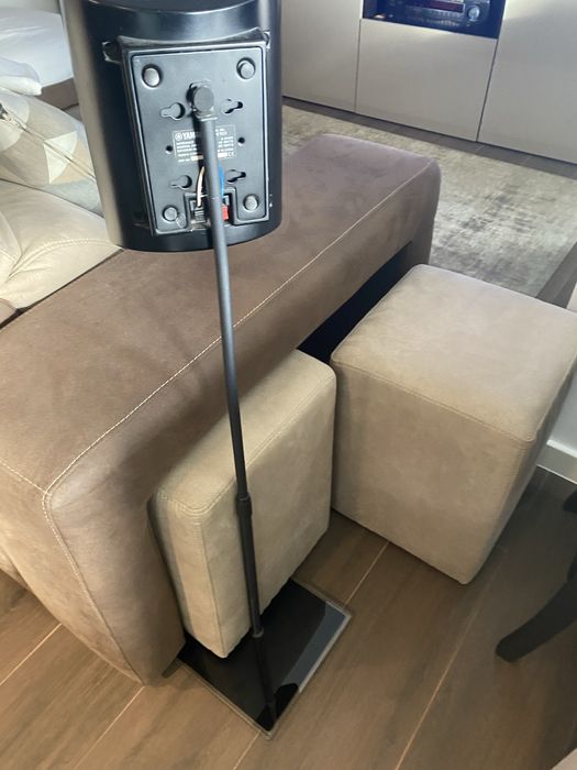 Vendo sofa chaise longue com arrumacao + 2 pufs