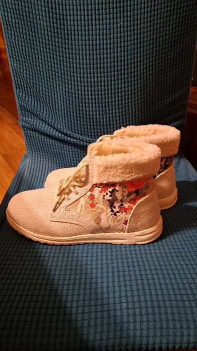 Ocieplane bardzo lekkie buty