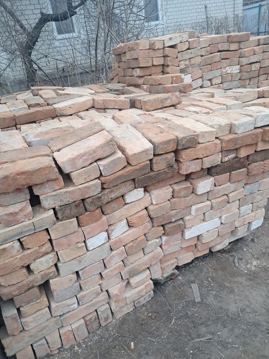 Продам кирпич Б/У.