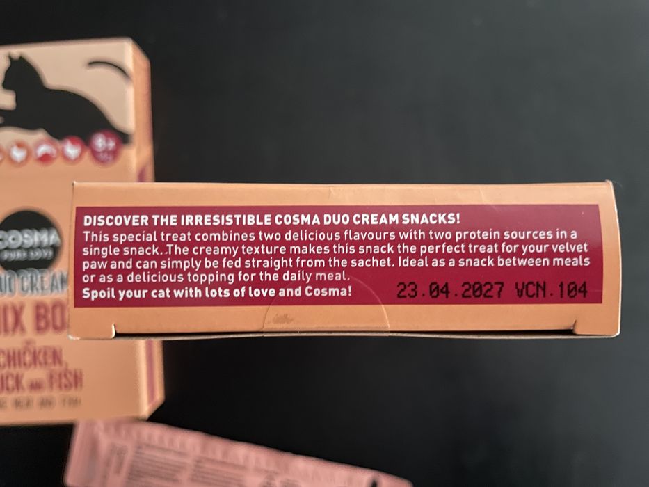 Comida húmida + bebida GATOS : COSMA: 21 snacks x 14 g + 3 latas 100g