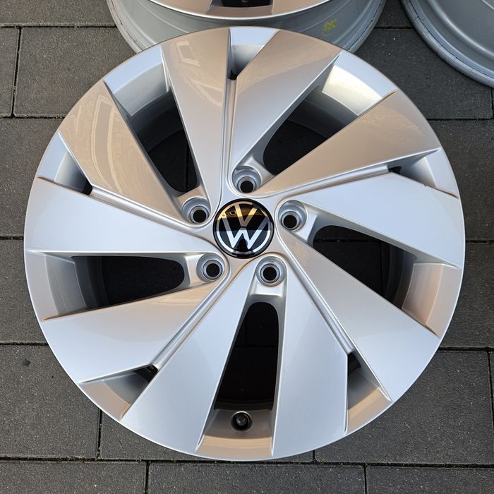 Диски R17 5x112 Volkswagen Golf 8 original стан нових з Німеччини