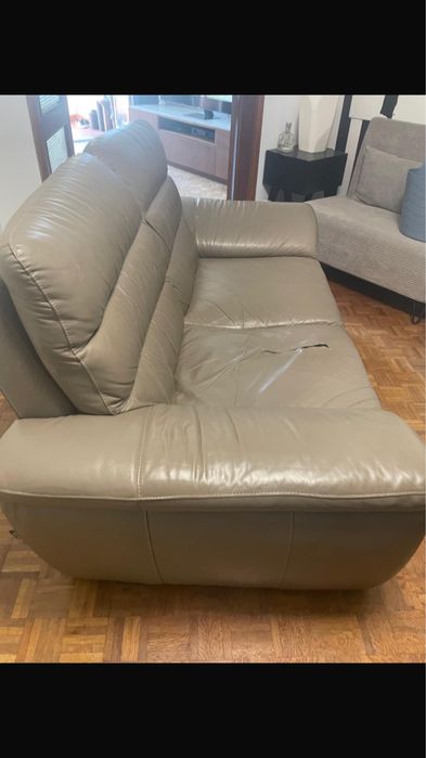 2 Sofas em pele marca Chateaux d’ax
