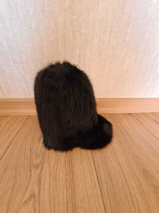 Продам жіночі норкові шарф і шапку.