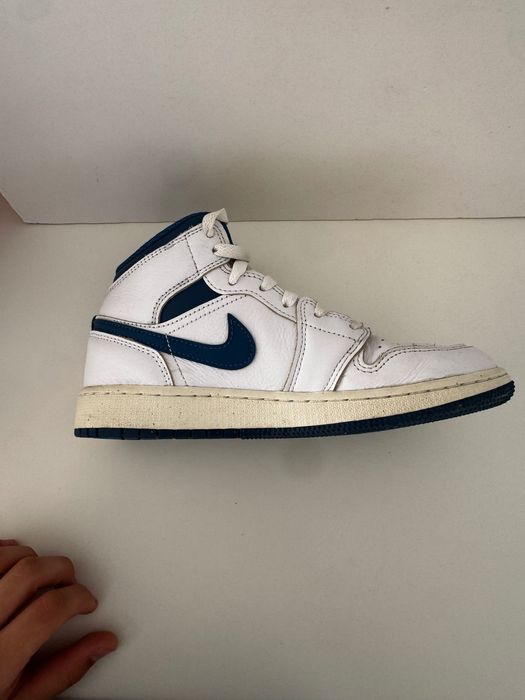 Jordan 1 azul e branco