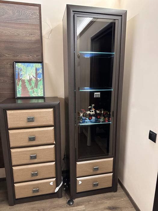 Сервант шафа з підсвіткою фоновою