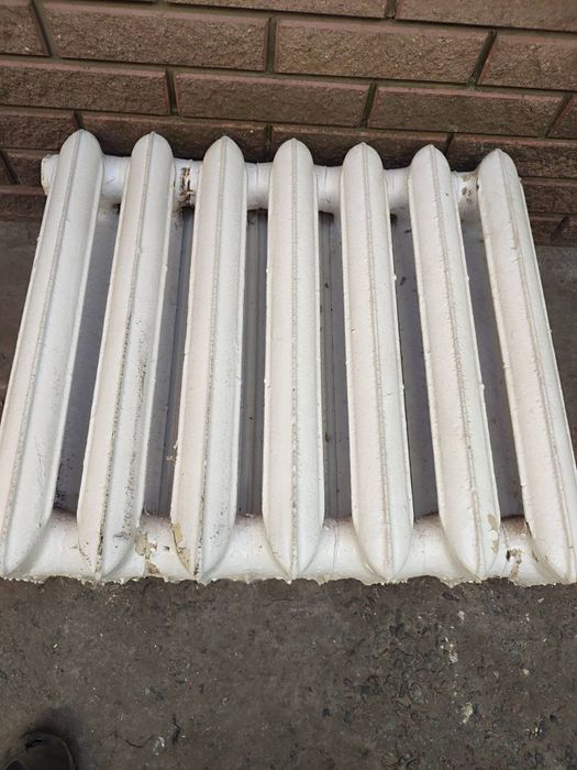 Продам чавунні батареї