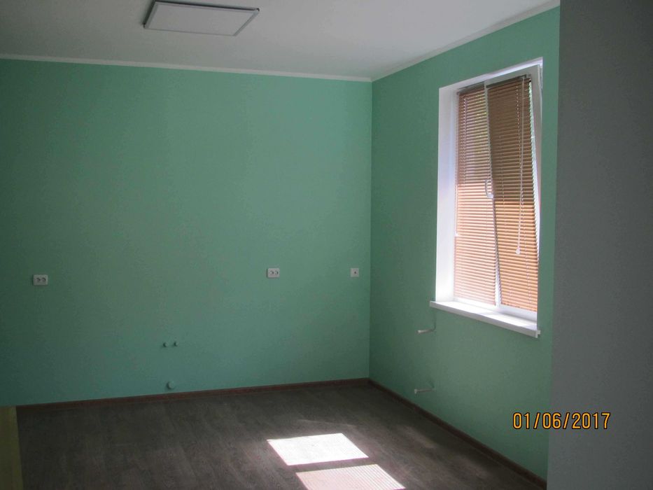 Центр офісна будівля 300 кв.м. гарний стан фасад ціна 650 у.е./кв.м.