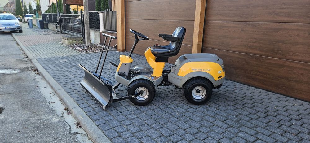 Traktorek kosiarka stiga 4x4 pro park pług do śniegu