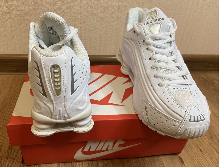 Кросівки Nike Shox R4  40-45 розміри