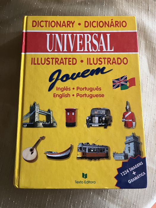 Divionário Ilustrado de Português - Inhlês e Inglês Português.