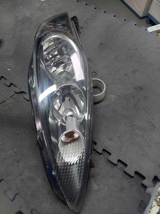 farol drt Ford Fiesta 1.4 tdci