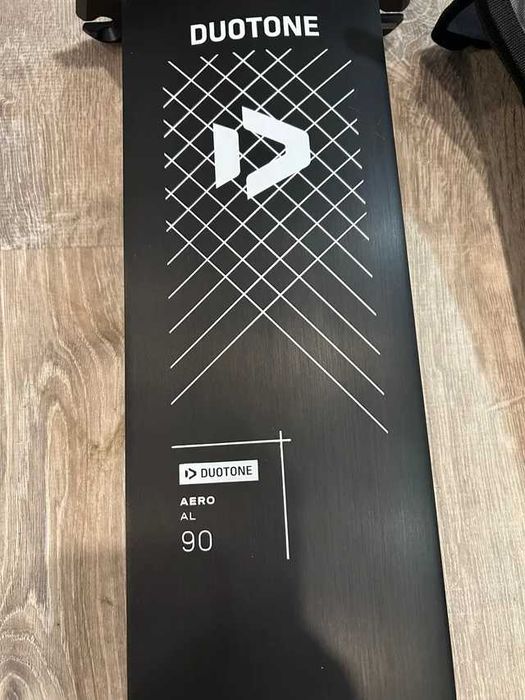 Wingfoil Mastro y fuselaje Duotone AL 90/76