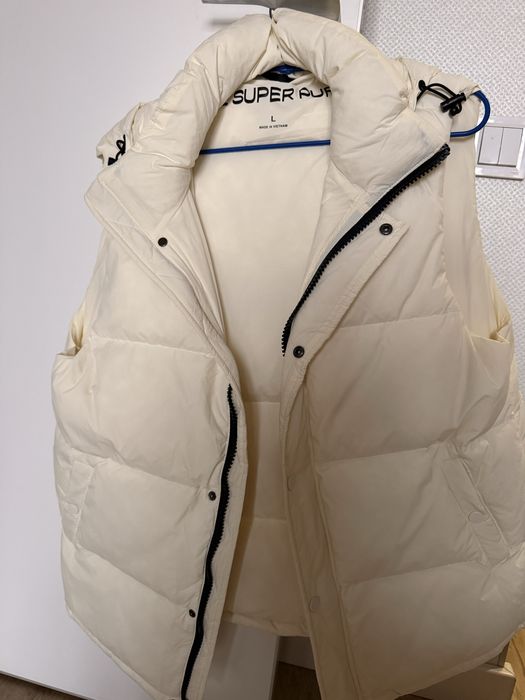 Пуховий жилет Aritzia