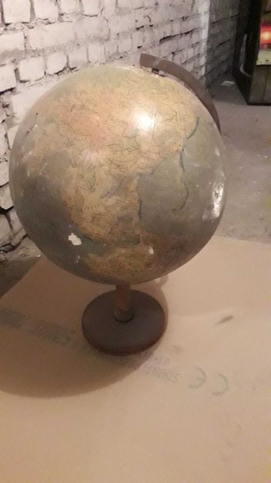 stary globus gipsowy