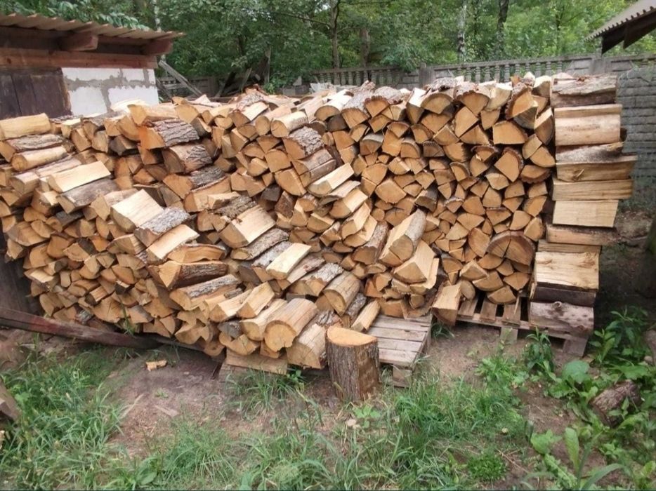 Drewno połupane drzewo brzozowe, dębowe, sosnowe, opałowe kominkowe