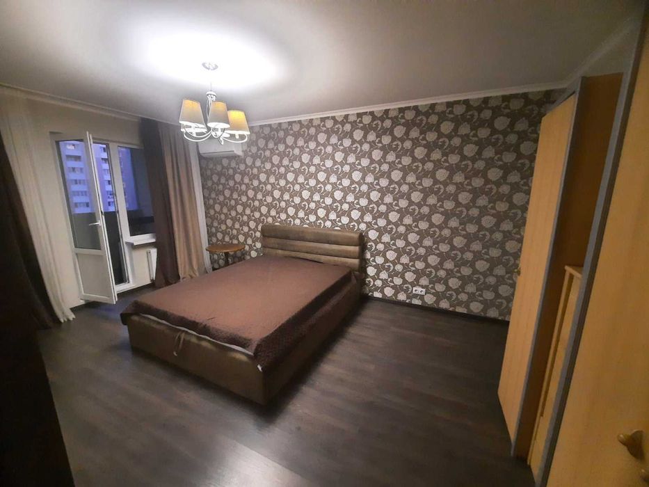 Продам простору 2 кім. квартиру, Вишгород, Кургузова 1а, чудовий стан, 72.3 м²