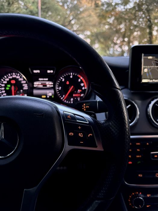 MERCEDES GLA200 AMG 7G-Tronic 4Matic