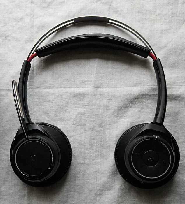 Plantronics Voyager Focus UC-M Headset Bluetooth