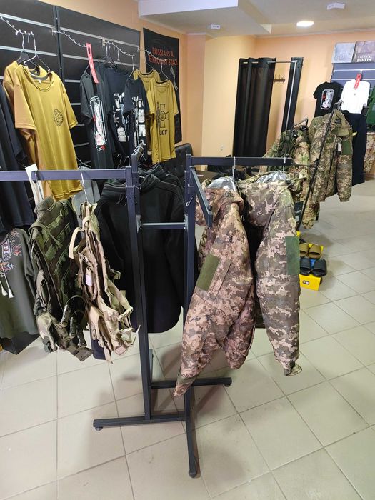 Продам стійку для одягу