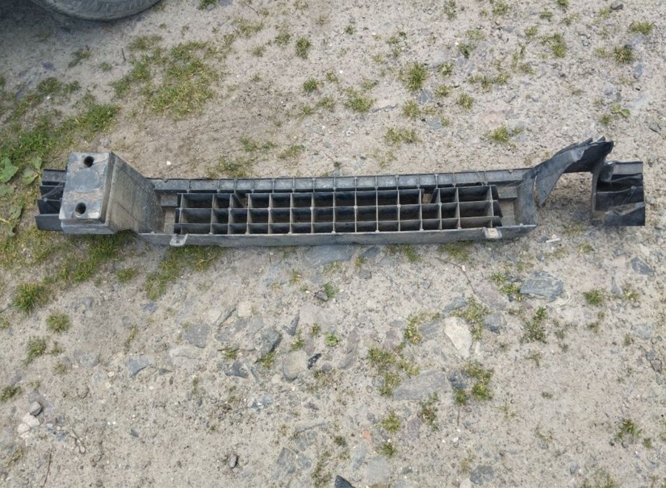 Усилитель бампера