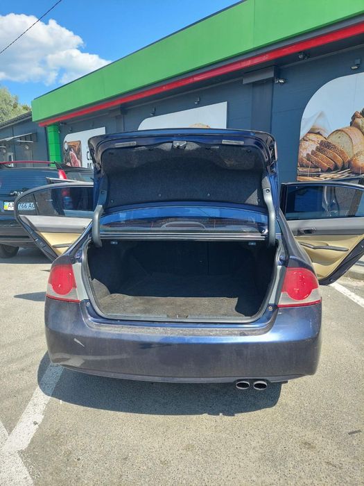 Хонда цивік 4д 1.8 бенз