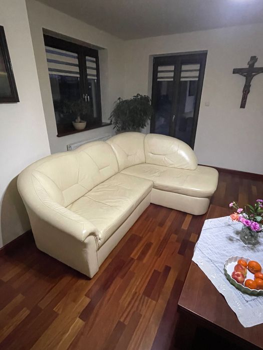 Sofa narożna rozkładana ze skóry