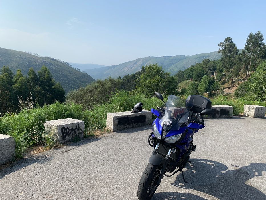 Yamaha MT-07 Tracer – 2017 – C/ Muitos Extras (Akrapovic, Top Case)