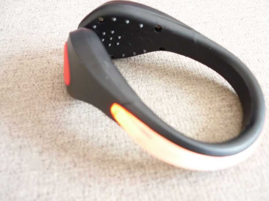 Klips Led do butów czerwony AVENTO