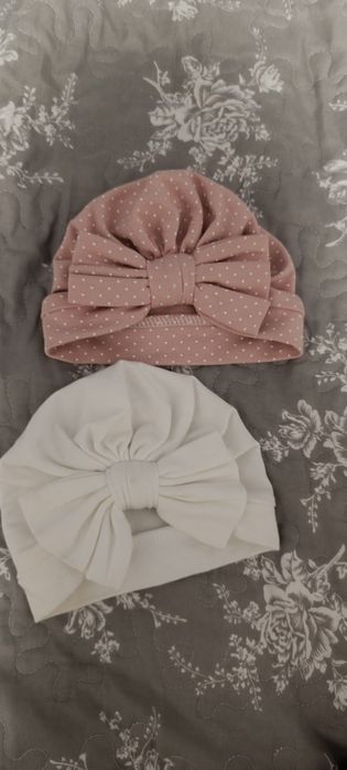 Шапочки для новонародженої дівчинки