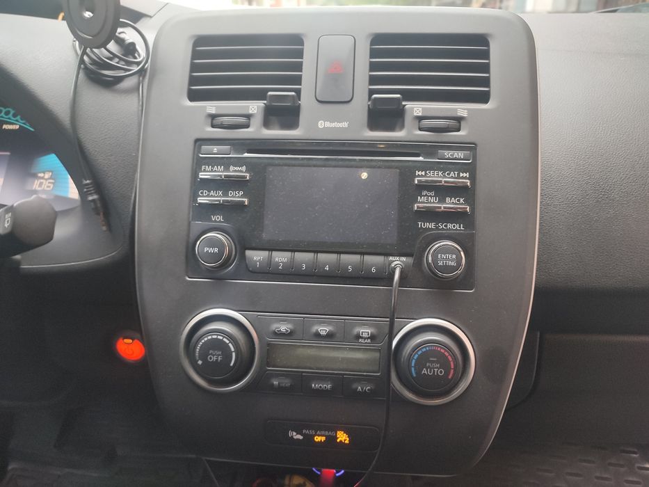 Продам Nissan Leaf