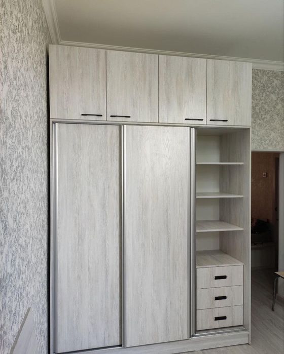 Бровари. Під замовлення шафи та шафи-купе. Гардеробні. Передпокої. Власне виробництво.
