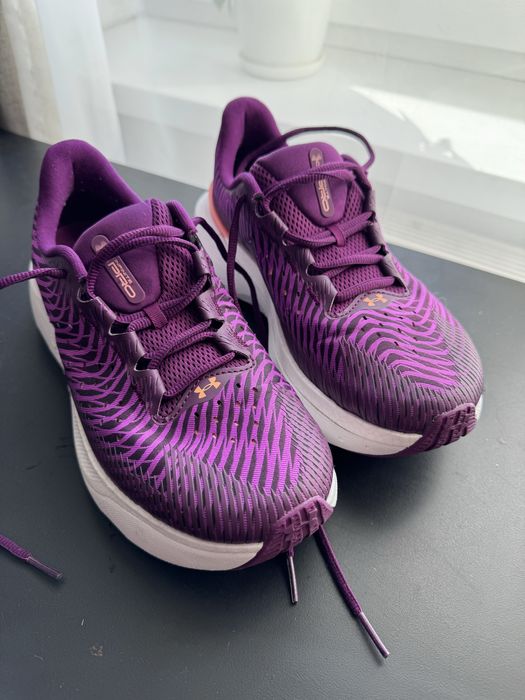 Infinite Pro do biegania r.39 Under Armour