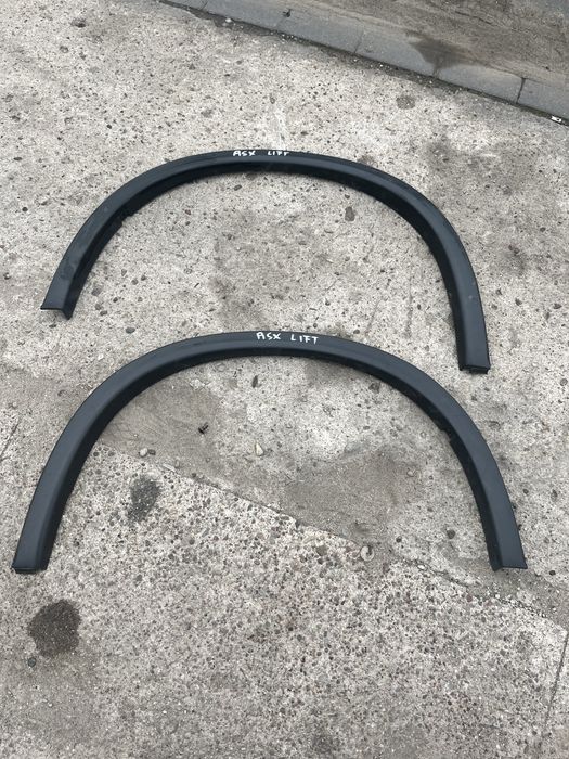 Listwa błotnika lewa Mitsubishi ASX Lift Listwa blotnika tyl Toyota Yaris IV Cross