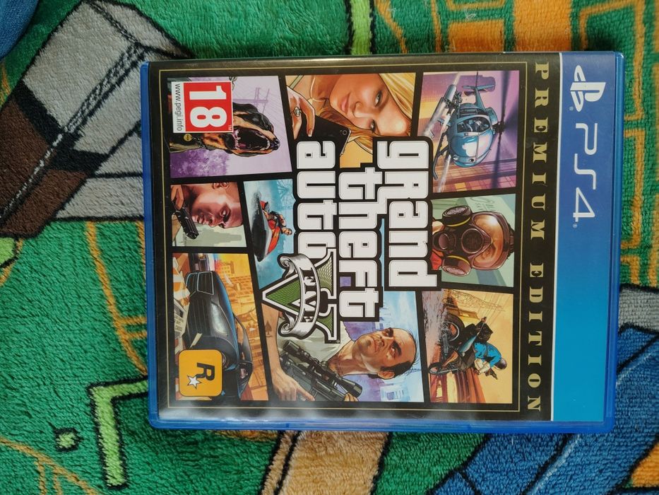 Gra na ps4 prawie nowa kilka razy używana GTA V