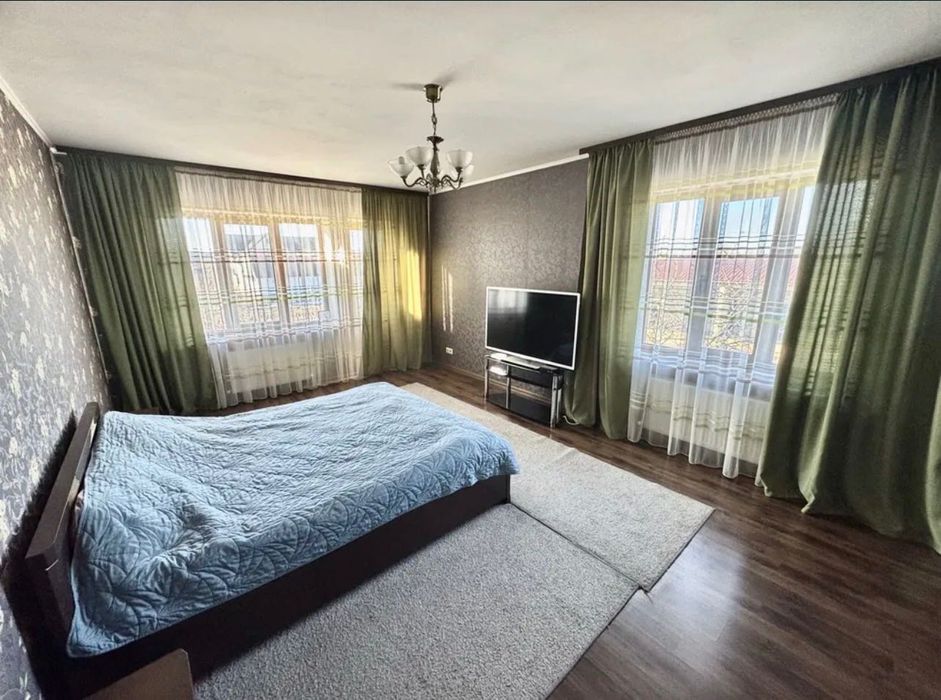 Здається будинок 290 м² біля Броварів! 31 сотка, газ, 30 кВт, 3 види опалення, гараж на 2 авто