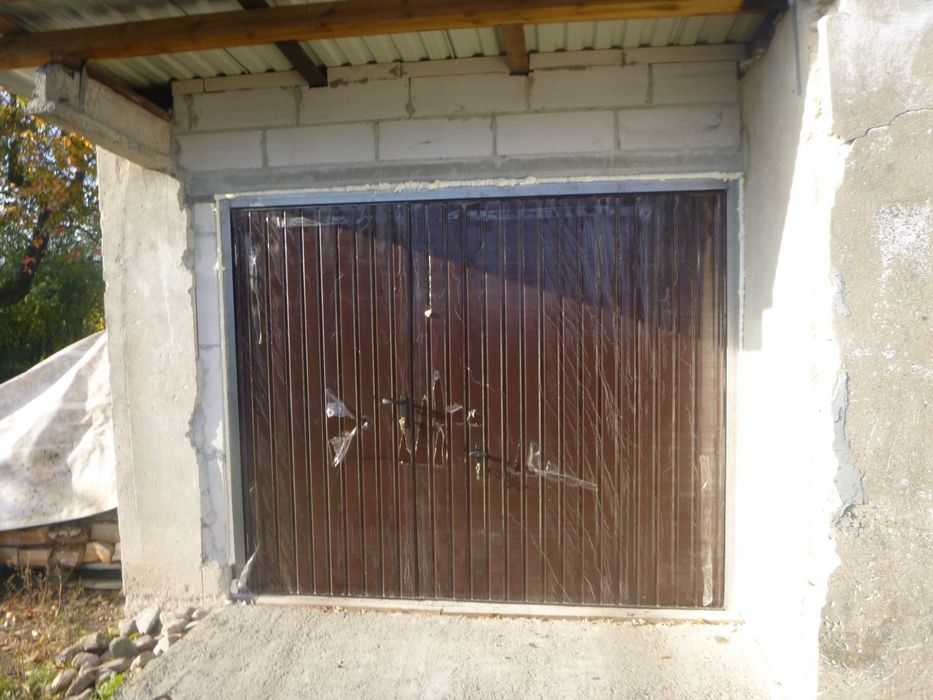 Brama garażowa Brama uchylna do garażu Bramy garażowe PRODUCENT