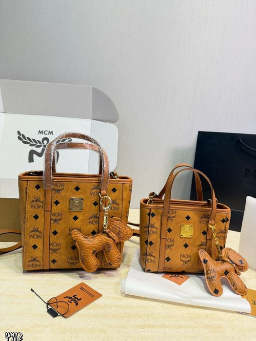 Жіноча сумка MCM 19x9x19