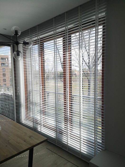 Żaluzje drewniane / Żaluzje aluminiowe