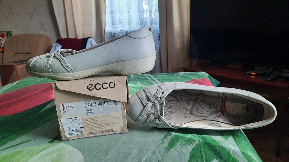 Туфлі/сандалі/балетки 38р ECCO