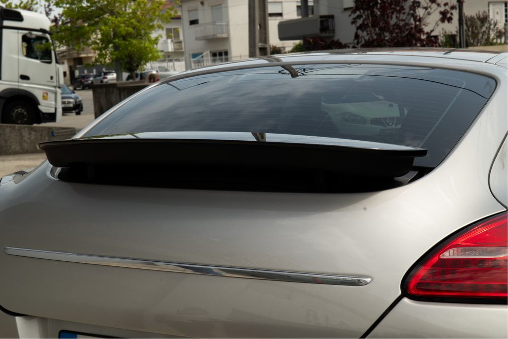 Porsche Panamera S  V8