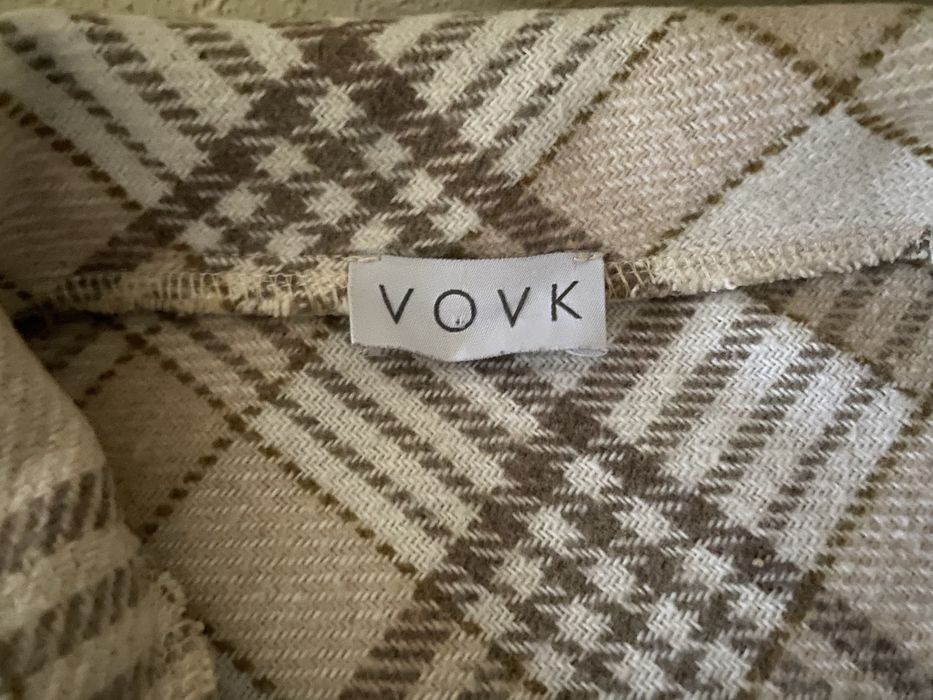 Стильное теплое пальто VOVK. В составе шерсть