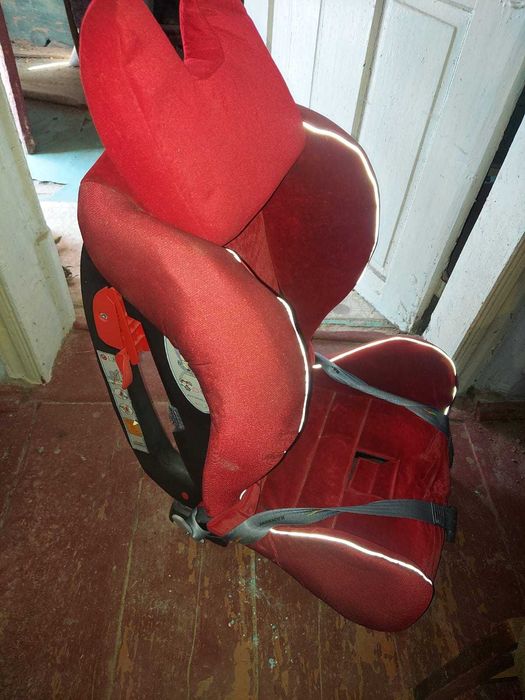 Продається дитяче  крісло