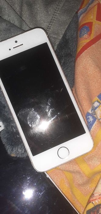 Iphone SE 1 gen 2016 на 128 gb