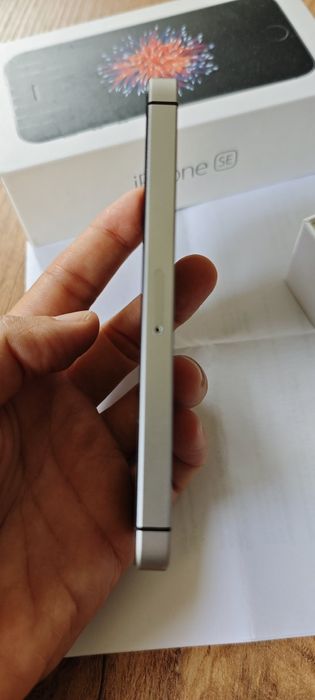 iPhone SE Space Grey 32GB