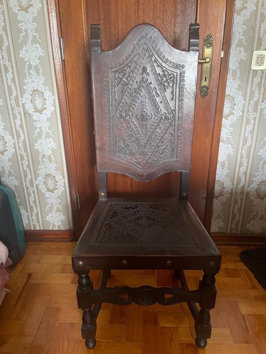 Conjunto de sala de jantar antigo