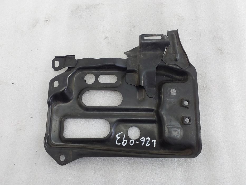 Base / caixa da bateria TOYOTA Auris Hatchback Van (_E18_)